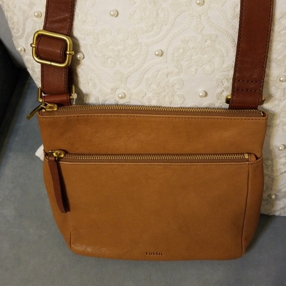 SOLD, SOLD, NEW FOSSIL CROSSBODY BAG - Picture 4 of 7